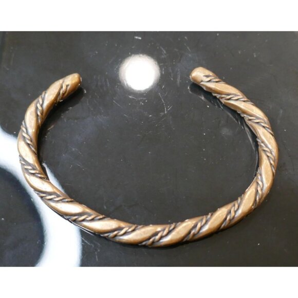 Handcrafted Twisted Copper Cuff Bracelet With Antique Finish - Picture 3 of 7